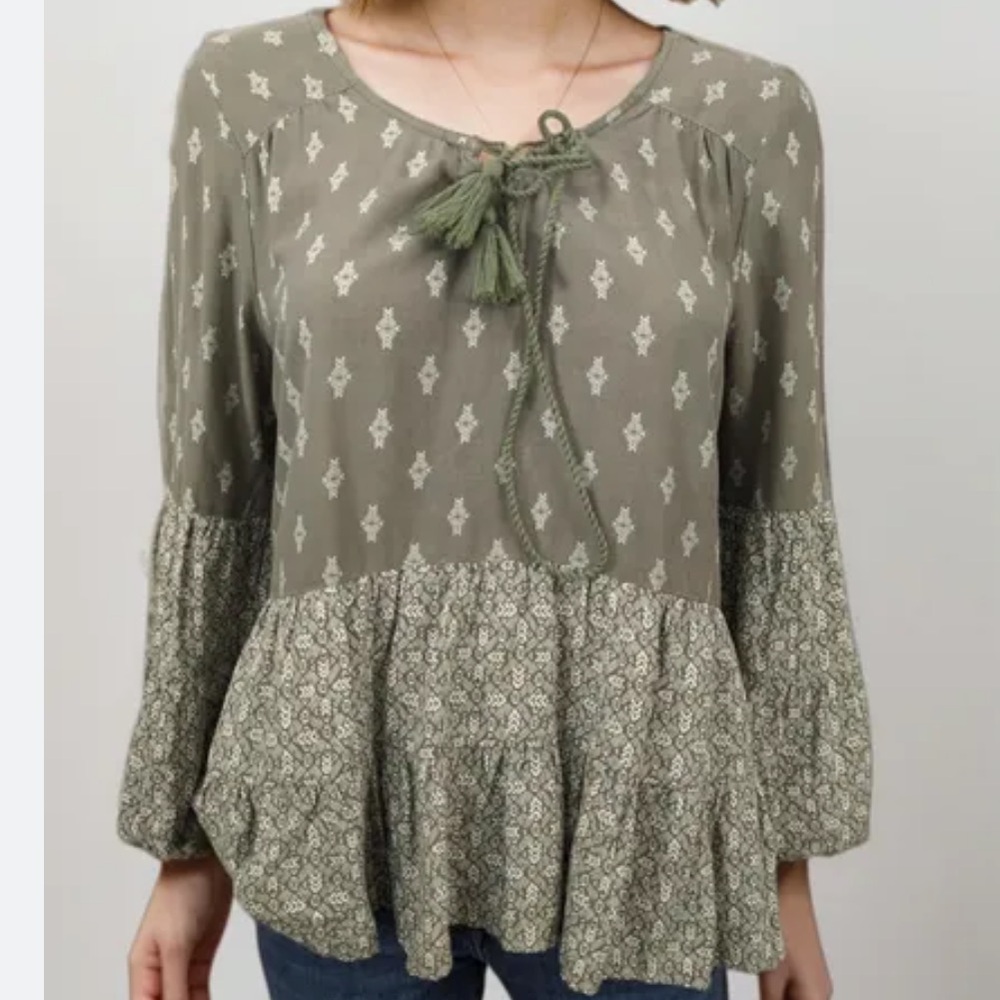 Mudd Bohemian Bell Sleeve Top Tie Front Size XXS